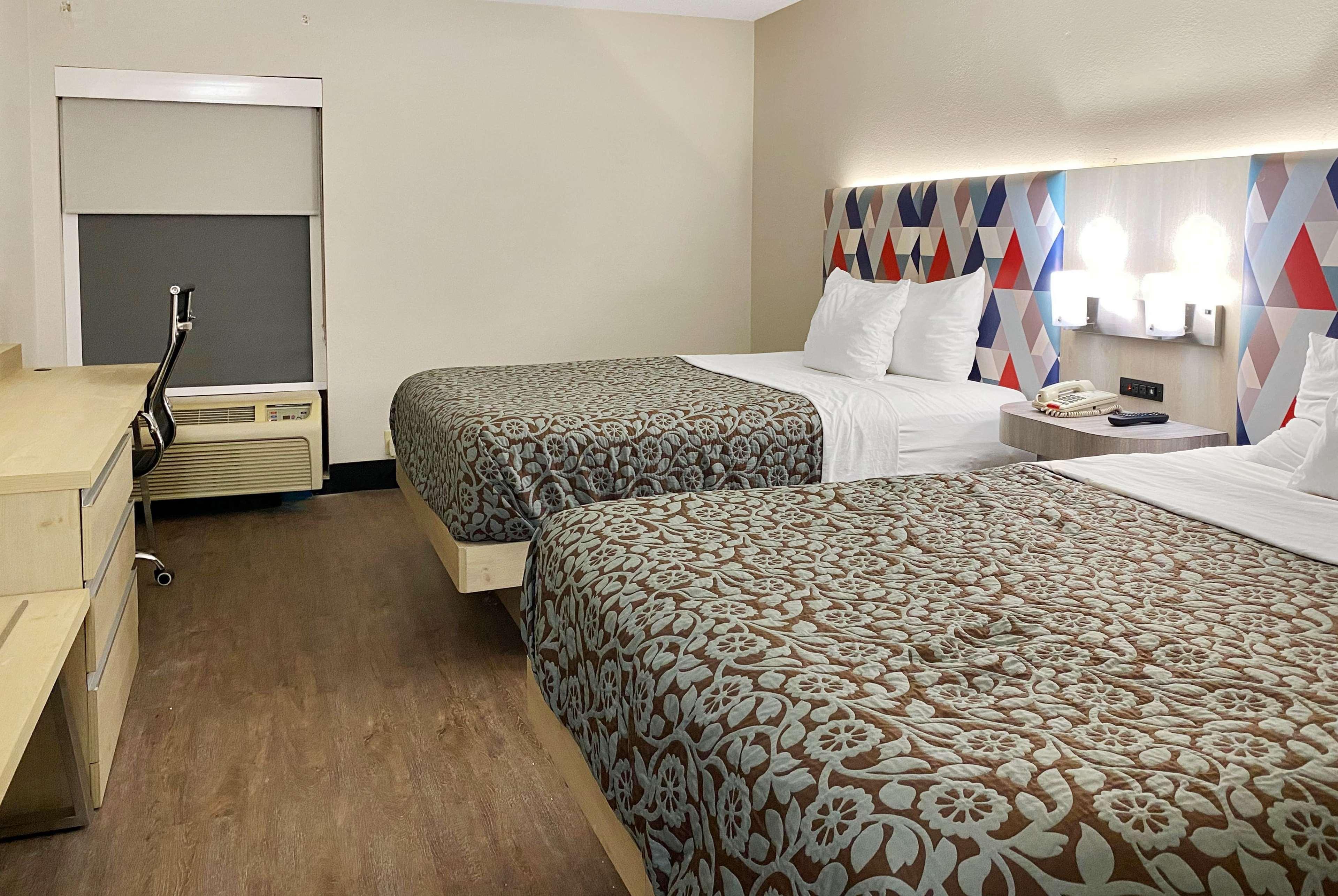 Days Inn & Suites By Wyndham Peachtree Corners Norcross Zewnętrze zdjęcie