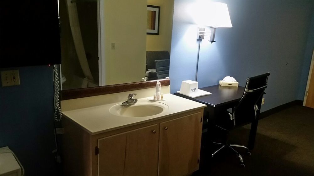 Days Inn & Suites By Wyndham Peachtree Corners Norcross Zewnętrze zdjęcie