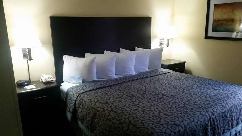 Days Inn & Suites By Wyndham Peachtree Corners Norcross Zewnętrze zdjęcie